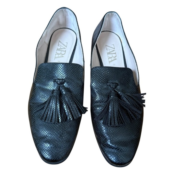 Zara Shoes - ZARA Snakeskin Tassel Slip On Loafers Women’s EU 39 US 8 Black Flats Dress Shoes